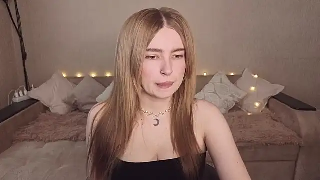 Snapshot of ViolettaLopez chatting on June 16, 2026, 3:03 pm ViolettaLopez online show from June 16, 2026, 3:03 pm