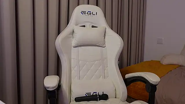 SweeetAlegra online show from February 14, 2025, 10:04 pm