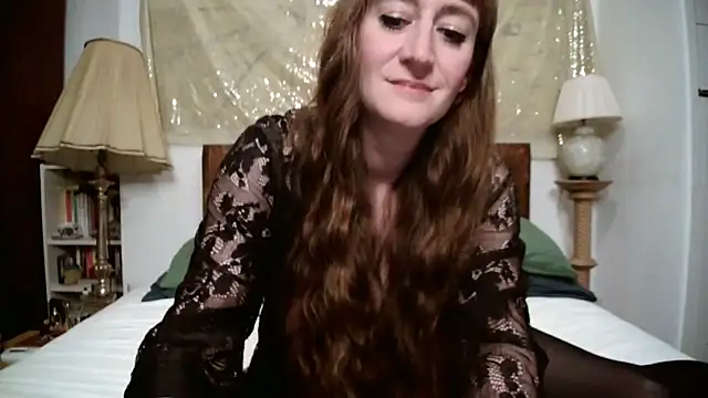 Snapshot of LemmieRed chatting on October 21, 2025, 9:48 pm LemmieRed online show from October 21, 2025, 9:48 pm