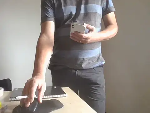 niceguyjr online show from November 8, 2025, 12:49 pm