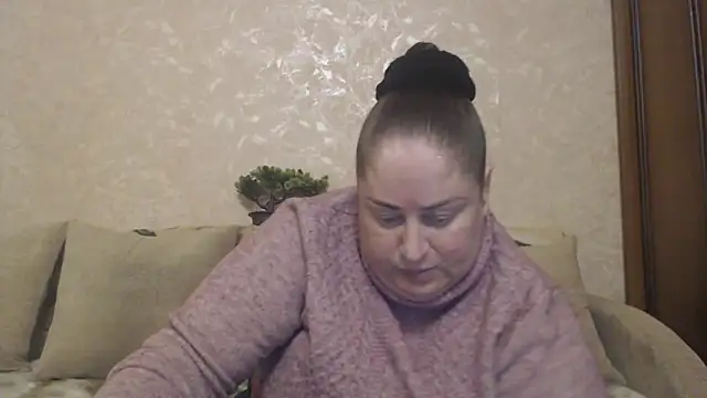 Amy August online show from April 8, 2026, 5:57 pm