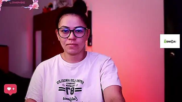 mayhott2 online show from November 23, 2025, 3:12 pm