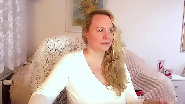 Sarah4you online show from February 1, 2025, 10:02 pm