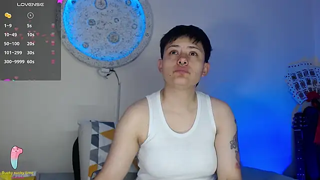 Snapshot of girl_intense444 chatting on January 7, 2025, 4:37 pm girl intense444 online show from January 7, 2025, 4:37 pm