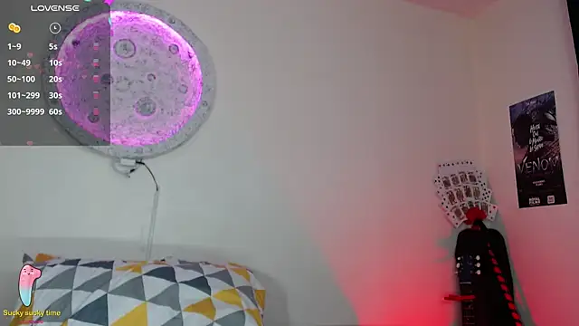 Snapshot of girl_intense444 chatting on January 13, 2025, 1:17 pm girl intense444 online show from January 13, 2025, 1:17 pm