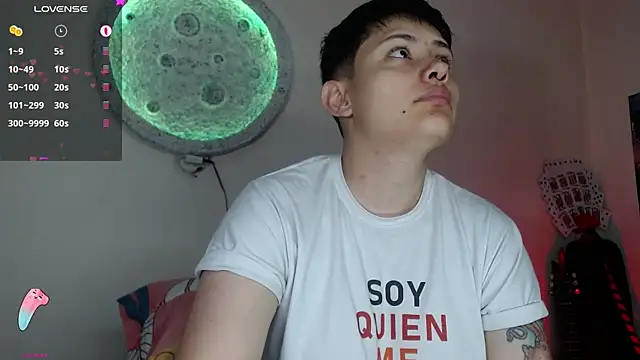 Snapshot of girl_intense444 chatting on January 24, 2025, 1:03 pm girl intense444 online show from January 24, 2025, 1:03 pm