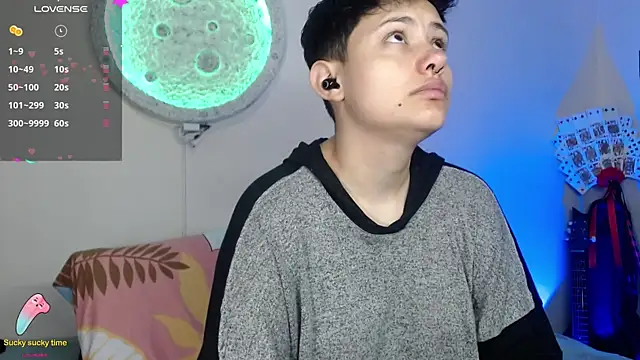 Snapshot of girl_intense444 chatting on February 23, 2025, 1:21 pm girl intense444 online show from February 23, 2025, 1:21 pm