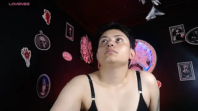 Snapshot of girl_intense444 chatting on October 27, 2025, 7:07 pm girl intense444 online show from October 27, 2025, 7:07 pm