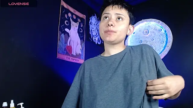 Snapshot of girl_intense444 chatting on December 2, 2025, 1:28 pm girl intense444 online show from December 2, 2025, 1:28 pm