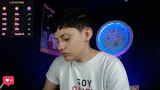 girl intense444 online show from January 14, 2026, 1:06 pm