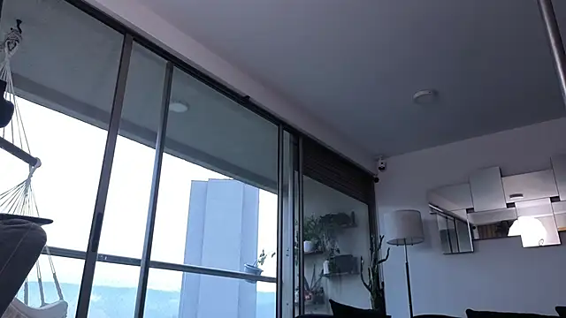 mandi4pole  online show from September 18, 2025, 10:23 pm