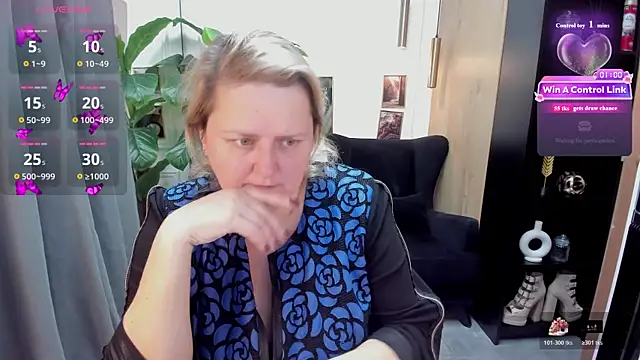 ScarlettSoft online show from July 11, 2026, 5:54 am