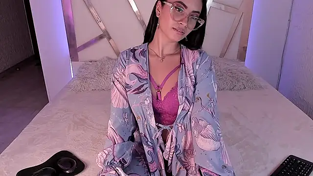 PaulinaBelushi online show from January 15, 2025, 4:43 pm