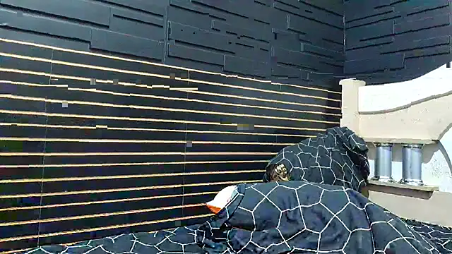 KrikaCat online show from April 24, 2026, 6:54 pm