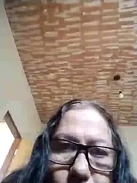 Snapshot of catdool chatting on January 2, 2025, 4:35 pm catdool online show from January 2, 2025, 4:35 pm