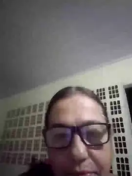 Snapshot of catdool chatting on January 17, 2025, 11:18 pm catdool online show from January 17, 2025, 11:18 pm