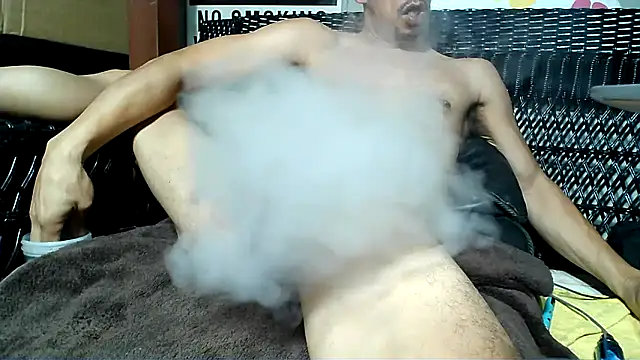 Snapshot of HungHawaiian808@xh chatting on March 21, 2025, 12:18 am HungHawaiian808xh online show from March 21, 2025, 12:18 am
