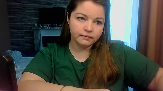 cute  cherry online show from April 5, 2026, 10:12 am