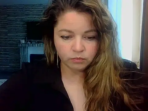 cute  cherry online show from May 30, 2026, 3:09 pm