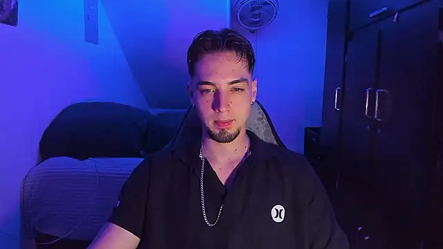 Alex smith00 online show from February 23, 2026, 11:13 pm