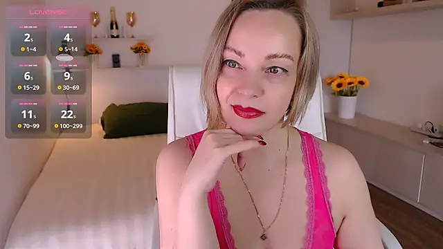 Tilly Eliot online show from September 20, 2025, 7:15 pm
