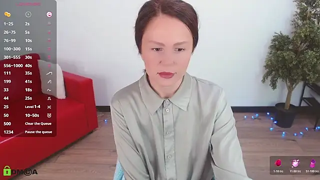 VickyGolden online show from June 7, 2026, 5:33 am