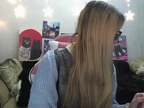 SecretSophia online show from October 4, 2025, 7:34 pm