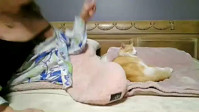 Lisaisluscious online show from April 18, 2026, 8:20 pm