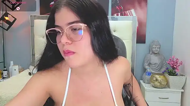 pearl weet online show from December 5, 2025, 6:26 pm