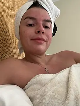Snapshot of Natanniella chatting on June 28, 2026, 3:29 pm Natanniella online show from June 28, 2026, 3:29 pm