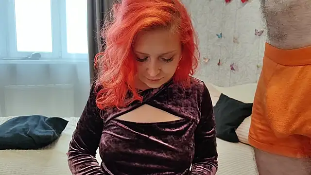 GenrikhBecca online show from October 19, 2025, 9:32 am