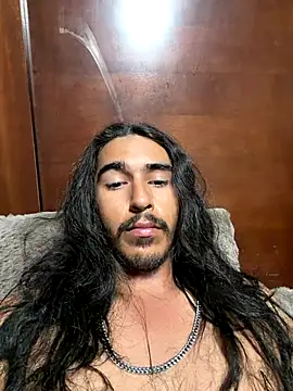 Snapshot of jrrichforever chatting on November 15, 2025, 11:32 pm jrrichforever online show from November 15, 2025, 11:32 pm