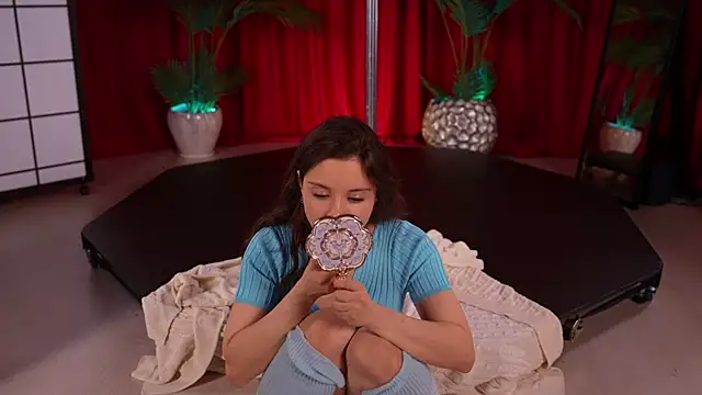 KittyCaitlin online show from November 13, 2025, 7:13 pm