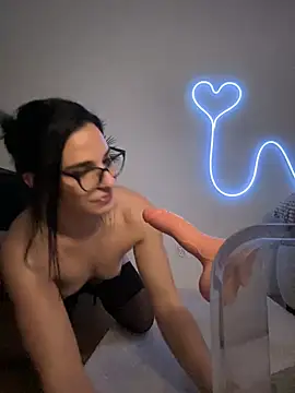 OIivia online show from February 20, 2025, 10:04 pm