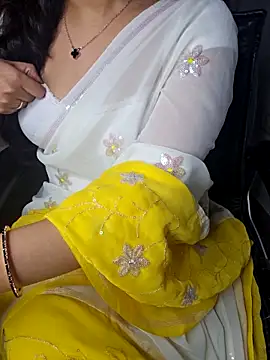 Snapshot of aliyaah_singh chatting on October 8, 2025, 6:16 pm aliyaah singh online show from October 8, 2025, 6:16 pm