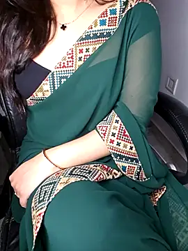 Snapshot of aliyaah_singh chatting on October 15, 2025, 5:24 pm aliyaah singh online show from October 15, 2025, 5:24 pm