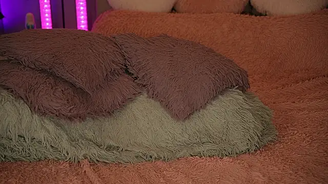 Snapshot of VickySecret96 chatting on February 26, 2026, 5:56 pm VickySecret96 online show from February 26, 2026, 5:56 pm