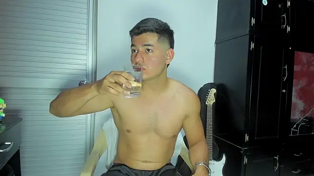 VincentSavage online show from February 16, 2026, 3:46 am