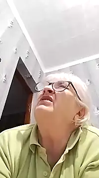 Snapshot of LolkaAlyss chatting on February 3, 2025, 2:24 pm LolkaAlyss online show from February 3, 2025, 2:24 pm