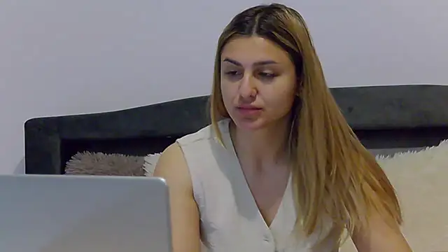 NicolePlay online show from March 24, 2026, 5:34 am