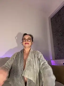 FemDom RubyKnightXXO online show from November 20, 2025, 8:08 pm