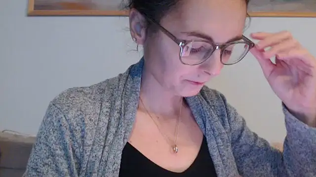 cleophee online show from December 15, 2025, 7:01 am