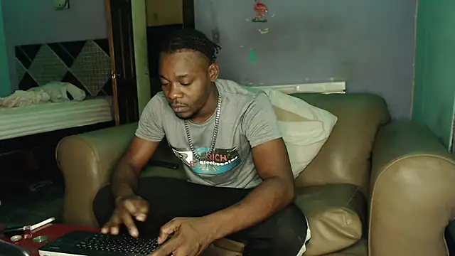 Snapshot of Tirichexxx chatting on December 8, 2024, 3:32 am Tirichexxx online show from December 8, 2024, 3:32 am
