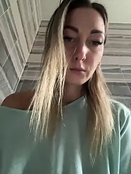 Snapshot of StarryHanna chatting on March 7, 2025, 10:13 am StarryHanna online show from March 7, 2025, 10:13 am