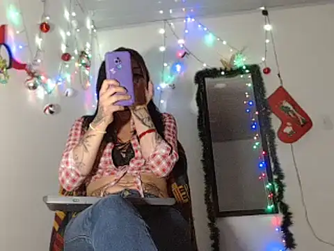 MARIANAWEED online show from January 5, 2025, 10:50 pm