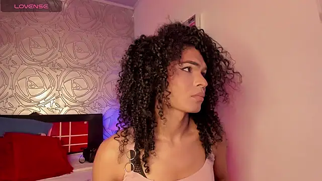 vennus1  online show from November 18, 2025, 4:06 am