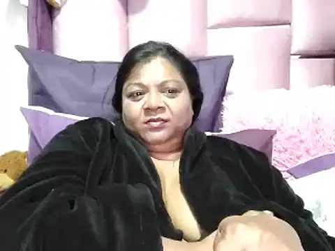 Snapshot of IndianDelia chatting on October 20, 2025, 3:29 am IndianDelia online show from October 20, 2025, 3:29 am