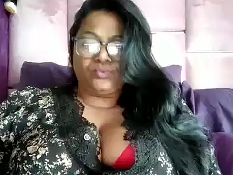 Snapshot of IndianDelia chatting on November 16, 2025, 12:11 pm IndianDelia online show from November 16, 2025, 12:11 pm