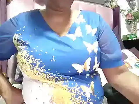 Snapshot of IndianDelia chatting on November 19, 2025, 6:41 pm IndianDelia online show from November 19, 2025, 6:41 pm