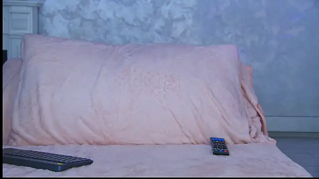 Michelle90u online show from November 15, 2025, 2:24 pm